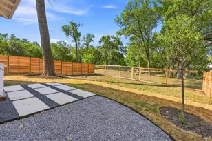 210 W Mockingbird Ln, Austin, TX 78745 - Photo 21