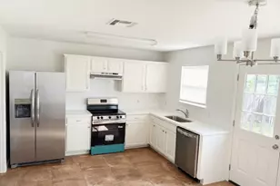 2805 Tyler Ln, Taylor, TX 76574 - Photo 5