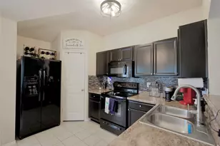 1041 DUMFRIES Dr, Seguin, TX 78155 - Photo 11