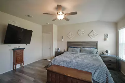 1041 Dumfries Drive, Seguin, TX 78155 - Photo 15