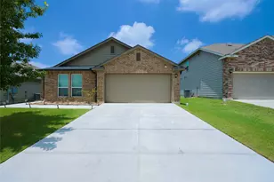 1041 DUMFRIES Dr, Seguin, TX 78155 - Photo 3