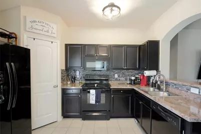 1041 Dumfries Drive, Seguin, TX 78155 - Photo 13