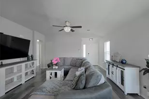1041 DUMFRIES Dr, Seguin, TX 78155 - Photo 7