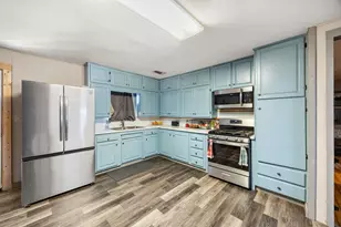 200 College Ave, Florence, TX 76527 - Photo 9