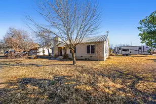 200 College Ave, Florence, TX 76527 - Photo 3