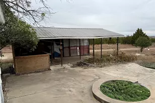 333 Spring Valley St, Hutto, TX 78634 - Photo 23