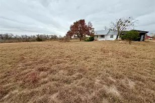 333 Spring Valley St, Hutto, TX 78634 - Photo 27