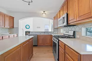 2109 Petrified Forest Dr, Austin, TX 78747 - Photo 3