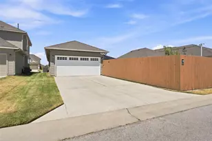 209 Arabian Colt Dr, Georgetown, TX 78626 - Photo 27