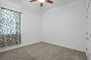 172 Gullivers Dr, Elgin, TX 78621 - Photo 19