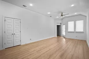 172 Gullivers Dr, Elgin, TX 78621 - Photo 5