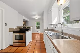 10006 Wildflower Ln, Austin, TX 78733 - Photo 13