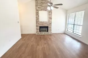728 W San Antonio St, Lockhart, TX 78644 - Photo 1