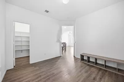 470 Major Lee Lane #20H, Jarrell, TX 76537 - Photo 15