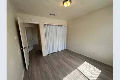 521 Greenlawn Boulevard, Round Rock, TX 78664 - Photo 13
