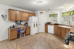 220 Clydesdale Dr, Dale, TX 78616 - Photo 5