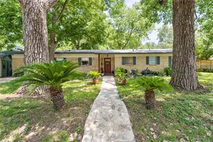 2301 Del Curto Rd, Austin, TX 78704 - Photo 3