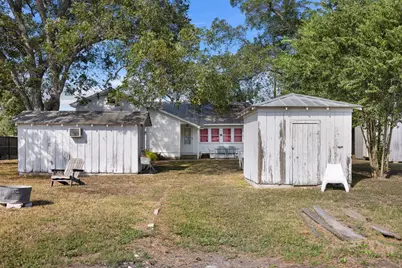 395 Centennial Street, Carmine, TX 78932 - Photo 17