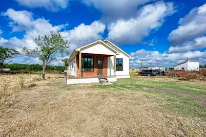 122 Los Fresnos Drive, Dale, TX 78616 - Photo 5
