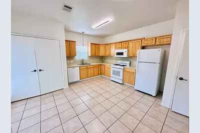 6301 Crumley Lane, Austin, TX 78741 - Photo 9