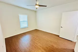 6301 Crumley Ln, Austin, TX 78741 - Photo 15