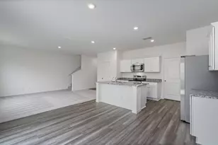 109 Blackbear Dr, Hutto, TX 78634 - Photo 7