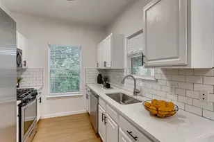 1206 Maple Ave, Austin, TX 78702 - Photo 3