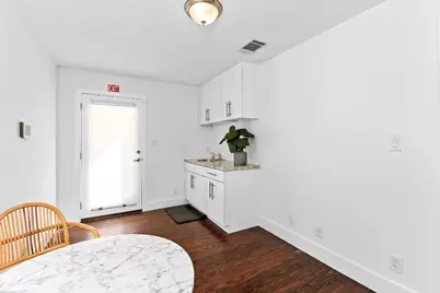 1512 W Koenig Lane, Austin, TX 78756 - Photo 11