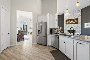 14302 Summit View Dr, Leander, TX 78641 - Photo 7