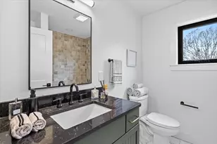 2406 W 10th St, Austin, TX 78703 - Photo 9