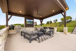 875 Spectacular Bid Dr, Austin, TX 78737 - Photo 31