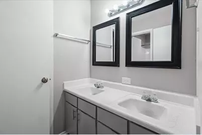 101 E 33rd Street #206, Austin, TX 78705 - Photo 9