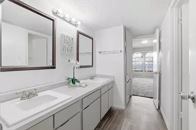 101 E 33rd Street #206, Austin, TX 78705 - Photo 3