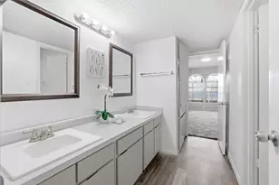 101 E 33rd St, Austin, TX 78705 - Photo 3