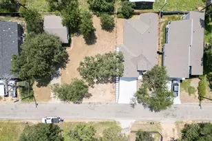 714 Pine Ln, Horseshoe Bay, TX 78657 - Photo 9