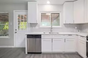 2121 Trede Dr, Austin, TX 78745 - Photo 9