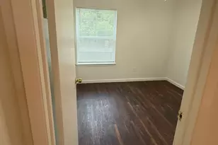 2124 Burton Dr, Austin, TX 78741 - Photo 9