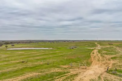 000 Callihan Road, Luling, TX 78648 - Photo 11