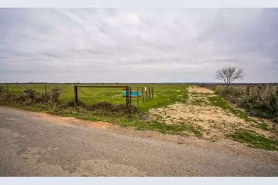 000 Callihan Road, Luling, TX 78648 - Photo 25