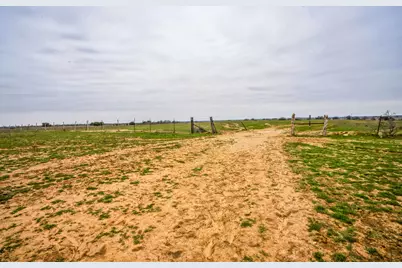 000 Callihan Road, Luling, TX 78648 - Photo 19