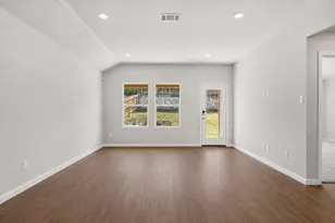 237 Spider Lily Dr, Kyle, TX 78640 - Photo 5