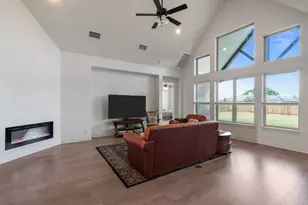 105 Bosco Rd, Hutto, TX 78634 - Photo 9