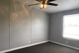 110 Thomas Park Dr, Hutto, TX 78634 - Photo 11