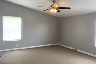 110 Thomas Park Dr, Hutto, TX 78634 - Photo 13
