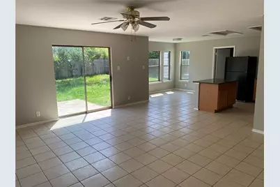 1405 Meadow Parkway, San Marcos, TX 78666 - Photo 9