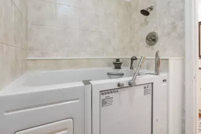 11127 Pinehurst Drive #E, Austin, TX 78747 - Photo 15