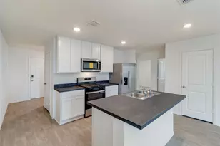 486 Bull Lake Cir, Buda, TX 78610 - Photo 5