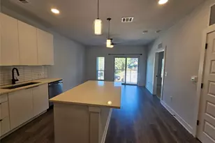 2220 Webberville Rd, Austin, TX 78702 - Photo 7