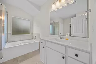 1018 Granbury Cv, Round Rock, TX 78664 - Photo 19
