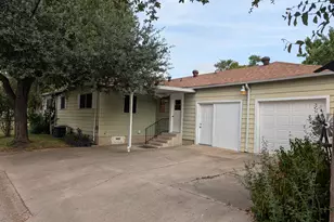 1021 S 45th St, Temple, TX 76504 - Photo 3